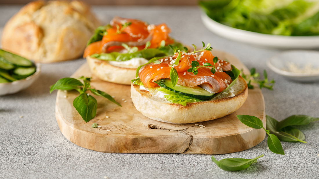 Bagels de Nueva York con Salmón Ahumado y Crema de Yogurt Griego