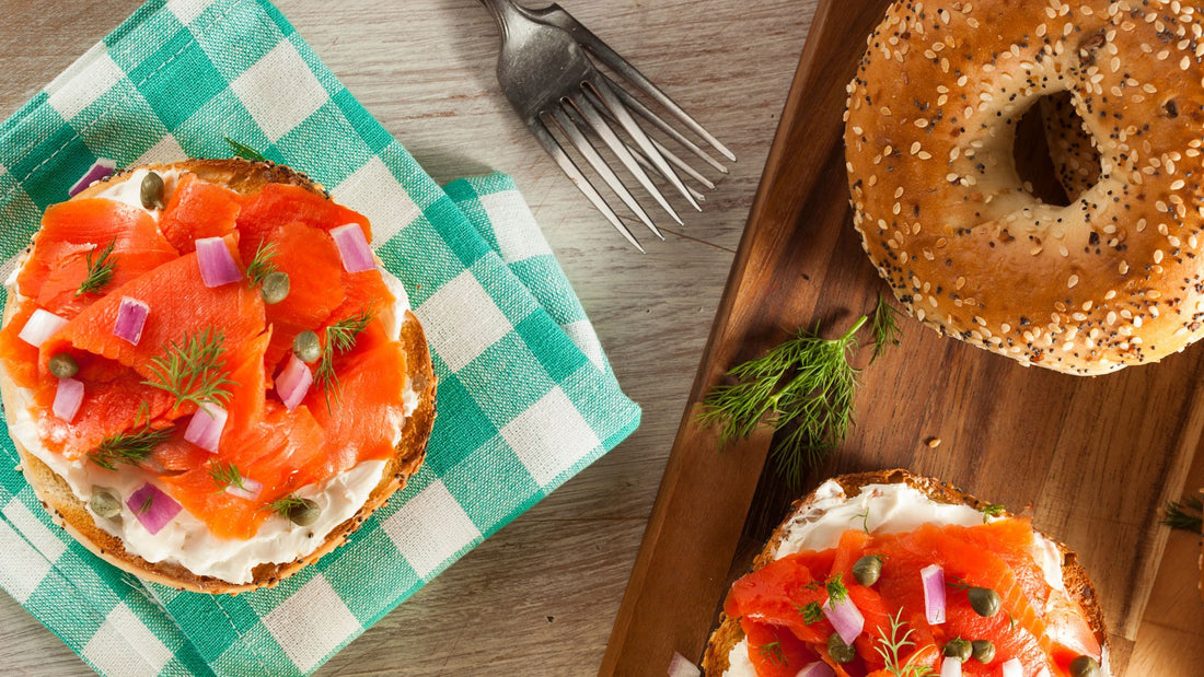Desayuna como un Neoyorquino: Deliciosos Bagels de Nueva York con Queso Ricotta y Salmón Ahumado
