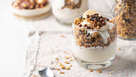 Desayuno Nutritivo: Bowl de Yogurt Griego con Granola y Miel