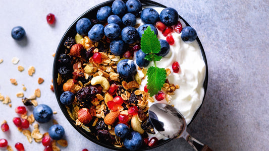 Ensalada de Granola y Frutas Frescas: Una Explosión de Sabor y Nutrición para tus Mañanas