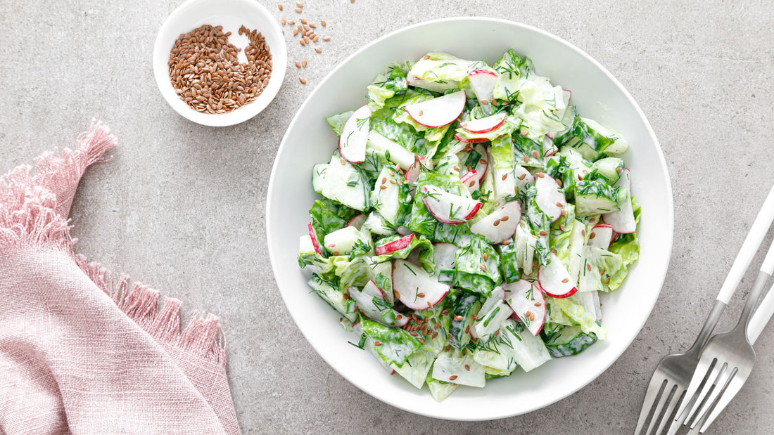 Ensalada de Yogurt Griego con Pepino y Hierbas Frescas