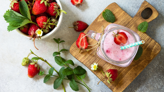 Smoothie Proteico de Yogurt Griego y Frutas del Bosque
