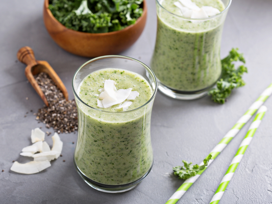 Batido verde energizante de mantequilla de maní