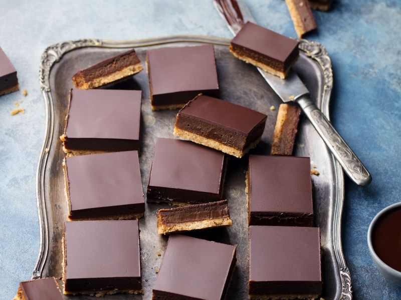 Barritas de dulce de leche, mantequilla de maní y chocolate