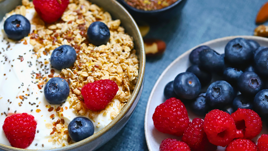 Bowl de smoothie con granola: Un desayuno saludable y delicioso